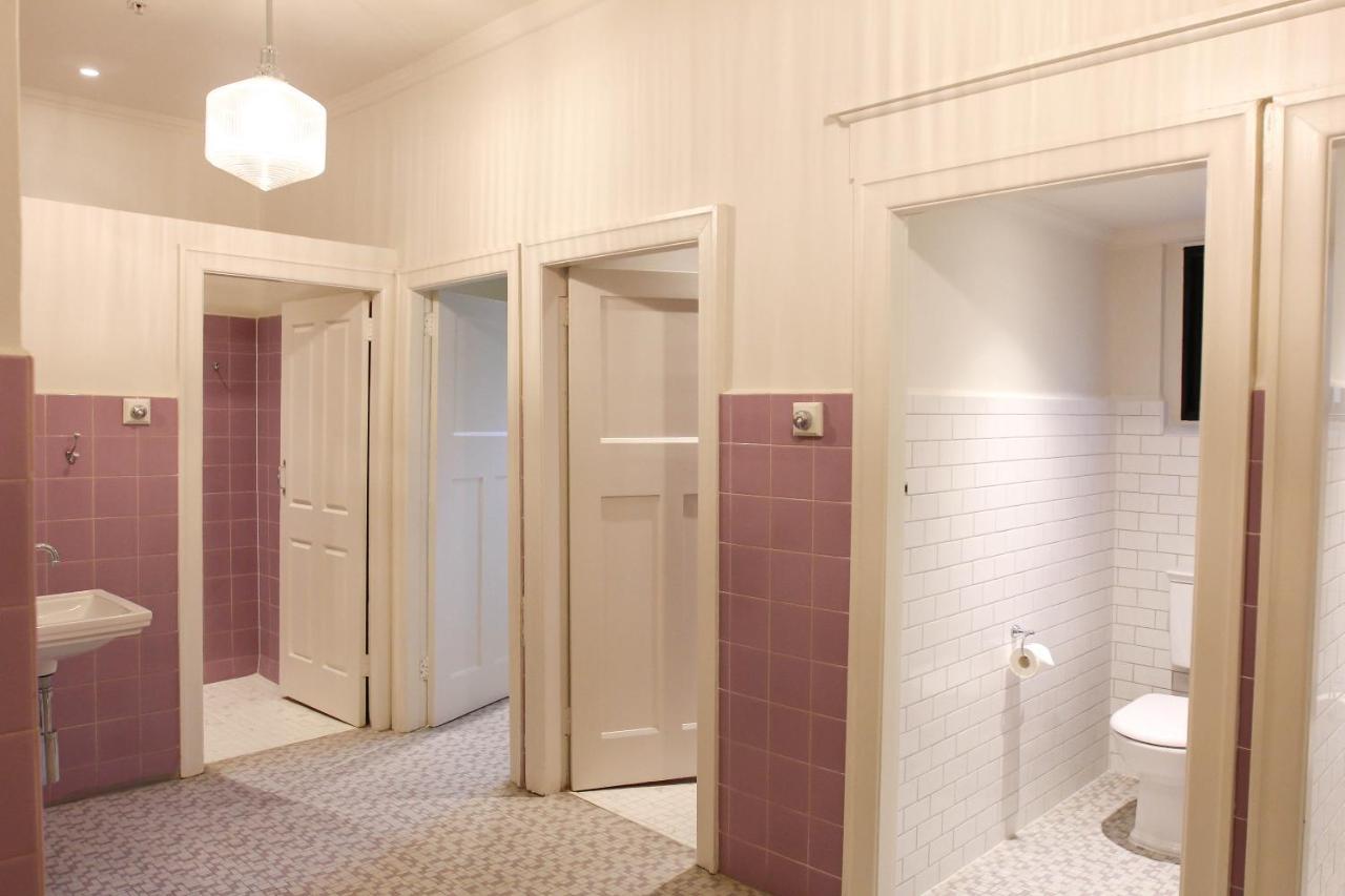 Alpine Hotel, Eat Drink Sleep Ворбертон Номер фото